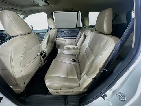 Used 2022 Honda Pilot Touring image 15
