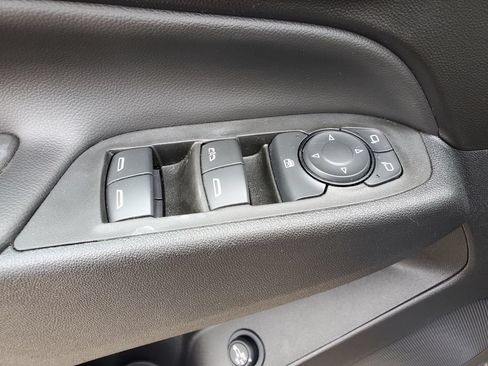 Used 2021 Chevrolet Equinox LT FWD image 16
