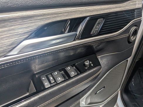 Used 2022 Jeep Wagoneer Series II AWD/4WD image 10