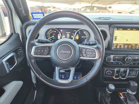 Used 2021 Jeep Wrangler Unlimited Sahara image 19