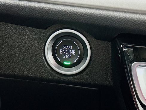 Used 2025 Chevrolet Traverse LT image 20