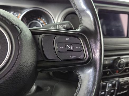 Used 2022 Jeep Gladiator Sport AWD/4WD image 16
