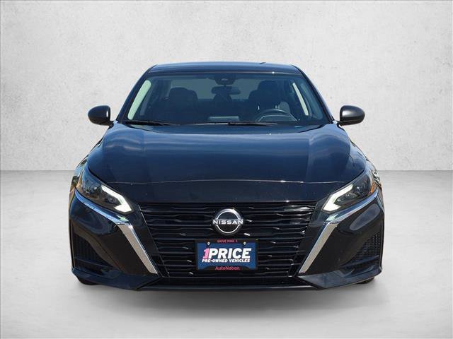 Used 2025 Nissan Altima 2.5 SV FWD image 3
