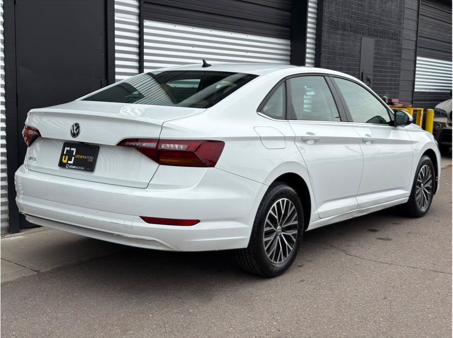 Used 2019 Volkswagen Jetta SE FWD image 3