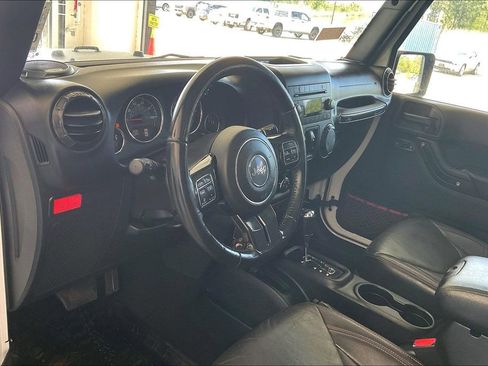 Used 2018 Jeep Wrangler Unlimited Rubicon image 12