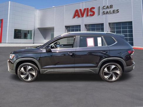 Used 2025 Volkswagen Taos SE AWD/4WD image 10