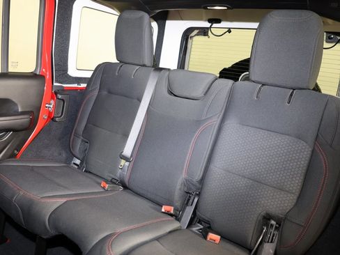 Used 2019 Jeep Wrangler Unlimited Rubicon w/ LED Lighting Group image 9