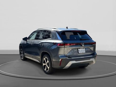 New 2026 Volkswagen Tiguan SE FWD image 3