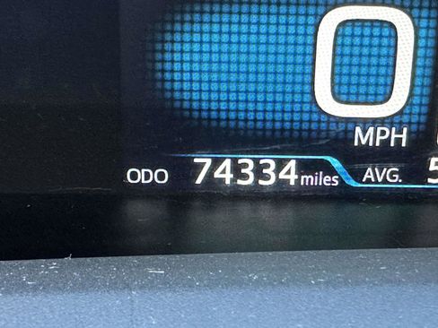 Used 2016 Toyota Prius Three image 32