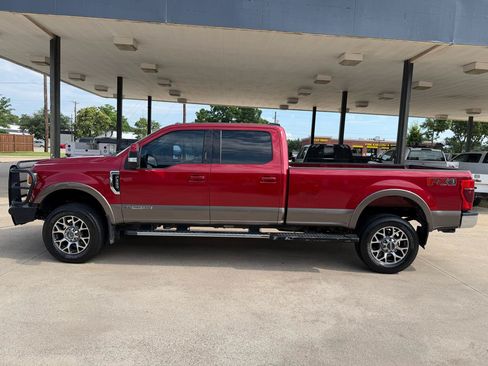 Used 2020 Ford F350 Lariat w/ Lariat Value Package AWD/4WD image 2