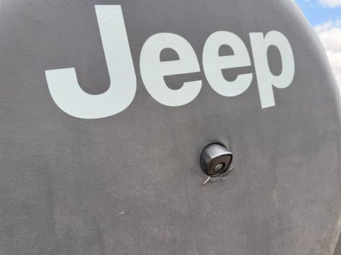 Used 2019 Jeep Wrangler Unlimited Sport S AWD/4WD image 14