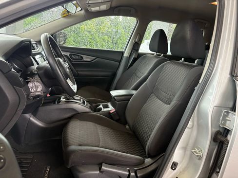 Used 2020 Nissan Rogue S image 8