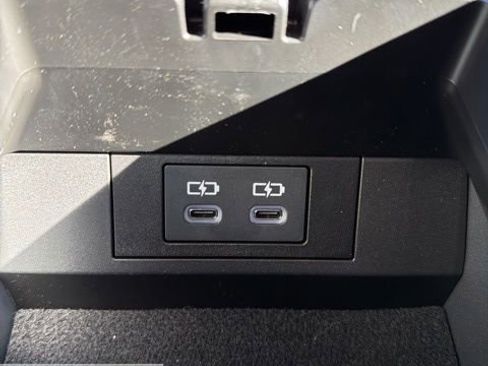 Used 2025 Toyota Prius Limited image 43