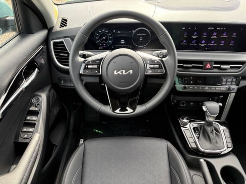 New 2026 Kia Seltos EX image 17