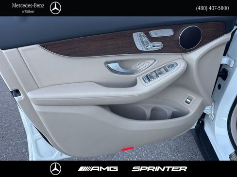 Used 2022 Mercedes-Benz GLC 300 4MATIC image 11