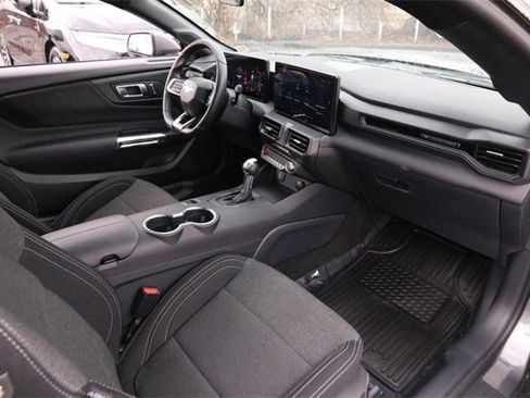 Used 2025 Ford Mustang Coupe image 21