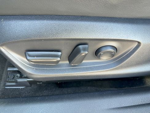 Used 2023 Toyota Camry SE image 31