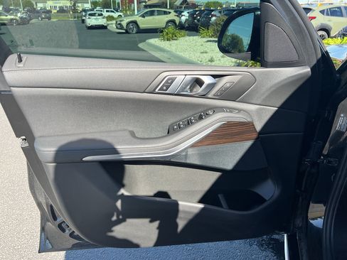 Used 2019 BMW X5 xDrive40i w/ Premium Package 2 AWD/4WD image 23