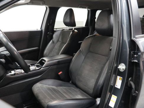 Used 2025 Mitsubishi Outlander SE FWD image 8