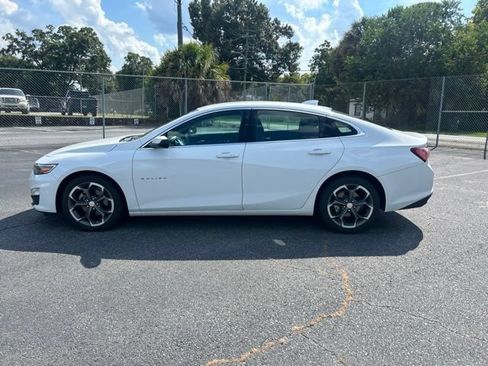 Used 2022 Chevrolet Malibu LT FWD image 2