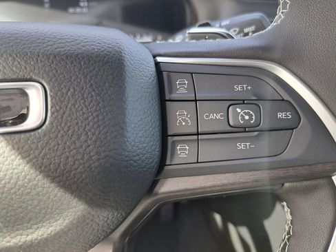 New 2026 Jeep Compass Latitude image 14