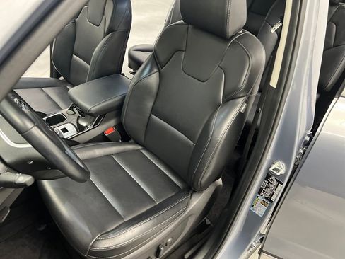 Used 2025 Kia Telluride S image 9