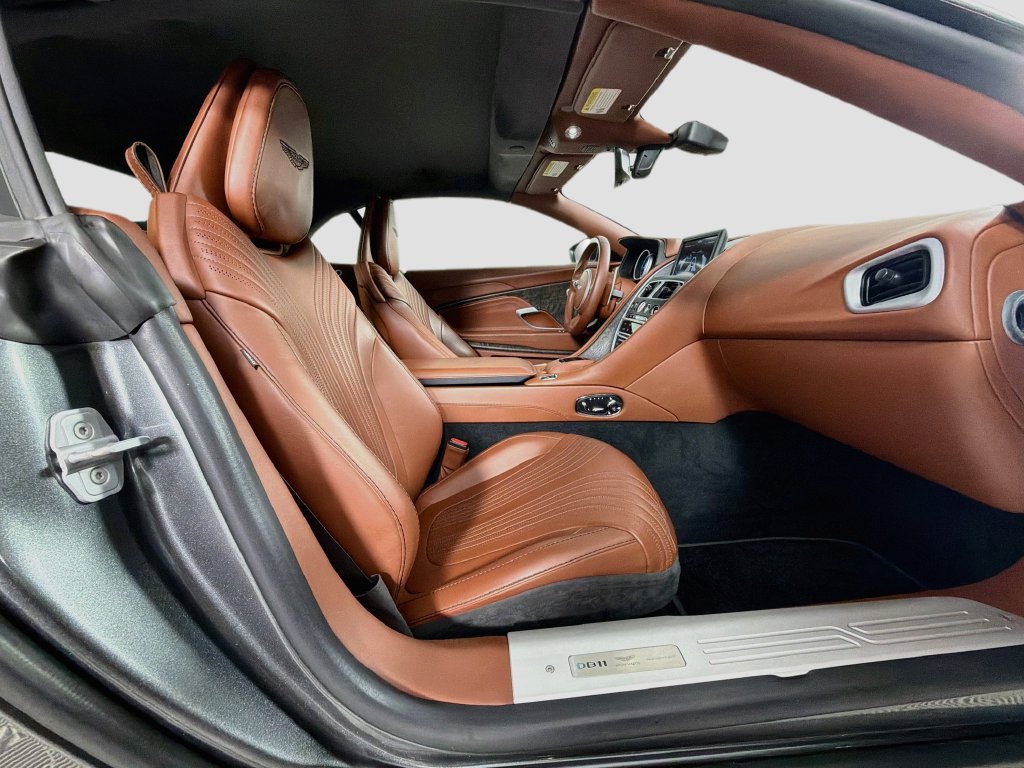 Used 2020 Aston Martin DB11 Volante RWD image 26