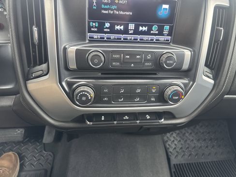 Used 2019 GMC Sierra 1500 SLE image 25