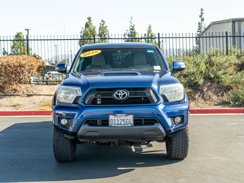 Used 2015 Toyota Tacoma PreRunner w/ TRD Sport Package RWD image 2