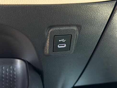 Used 2025 Toyota Corolla LE FWD image 28
