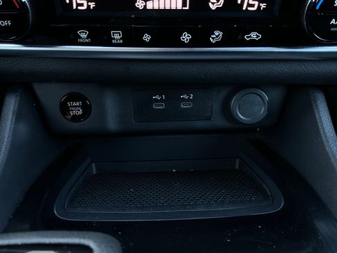 Used 2025 Nissan Rogue SV image 24