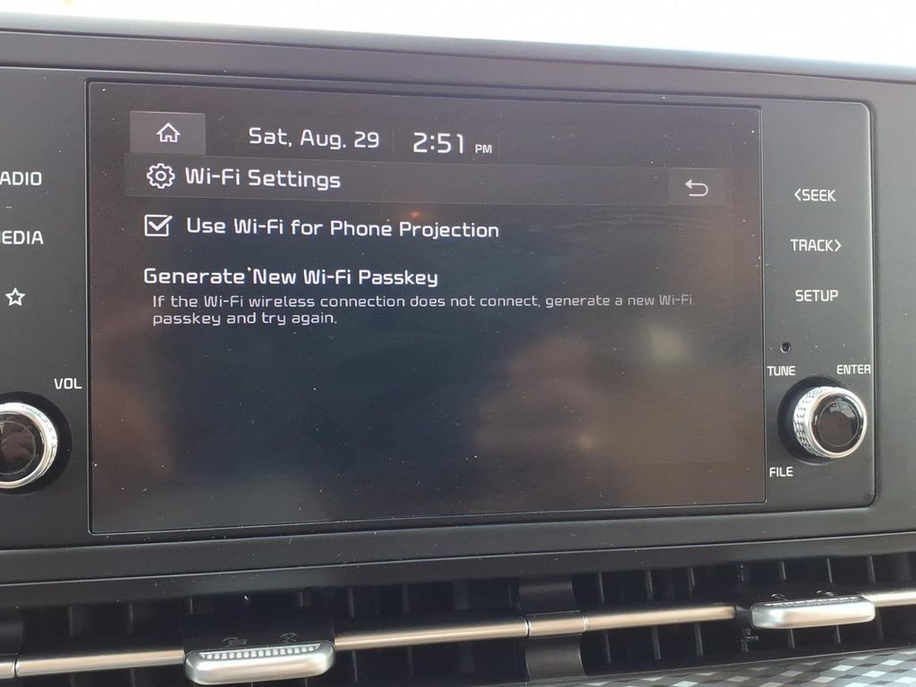 Used 2023 Kia Carnival LX FWD image 31
