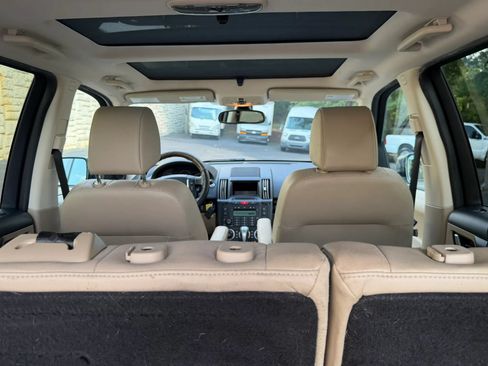 Used 2011 Land Rover LR2 HSE AWD/4WD image 35