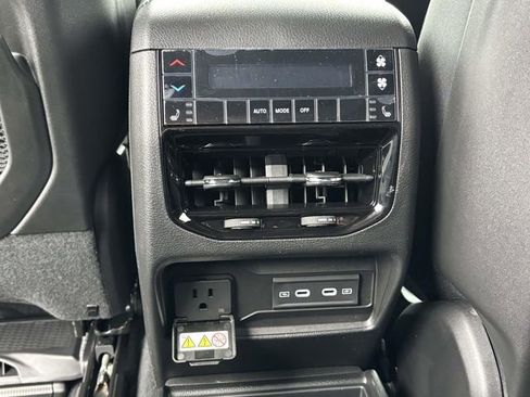 New 2026 Jeep Grand Cherokee L Limited AWD/4WD image 9