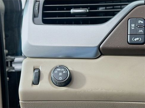 Used 2018 Chevrolet Tahoe LT image 10