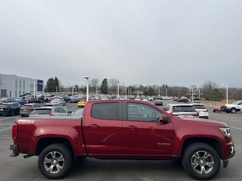 Used 2019 Chevrolet Colorado Z71 image 3