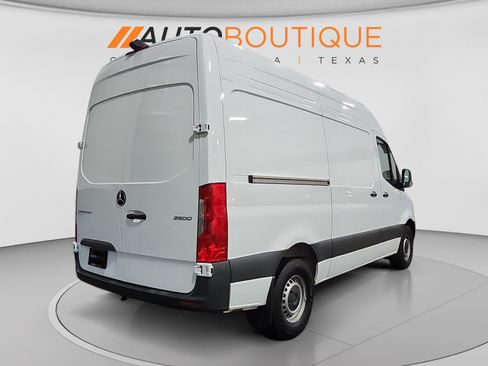 Used 2025 Mercedes-Benz Sprinter 2500 image 5
