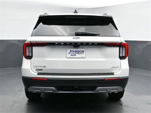 New 2025 Ford Explorer Active w/ Active Comfort Package image 13