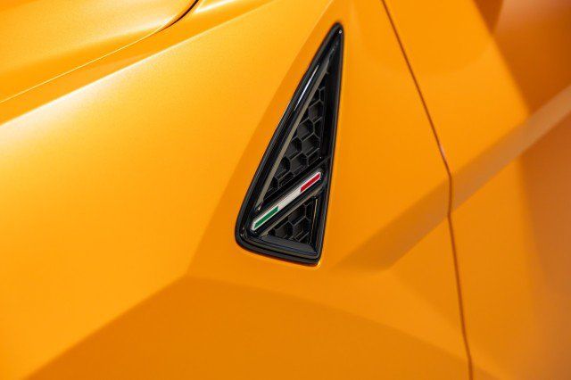 Used 2022 Lamborghini Urus AWD/4WD image 50