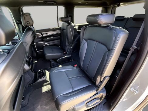 New 2026 Jeep Grand Wagoneer 4WD w/ Premium Group I image 21