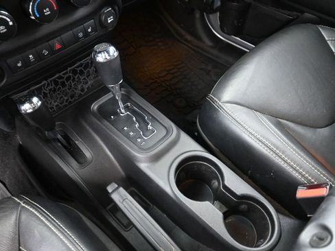 Used 2016 Jeep Wrangler Unlimited Sahara w/ Connectivity Group image 18