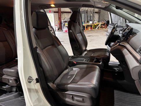 Used 2018 Honda Odyssey EX-L image 22