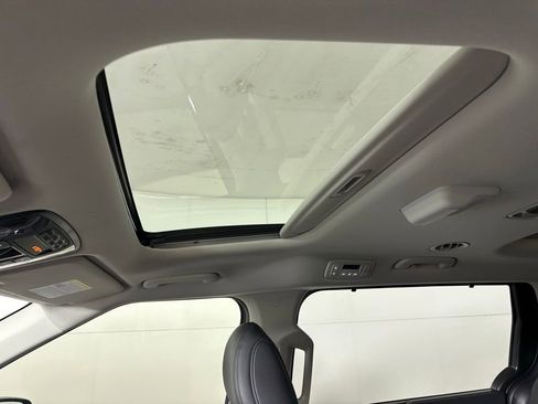 New 2026 Kia Carnival SX FWD image 35