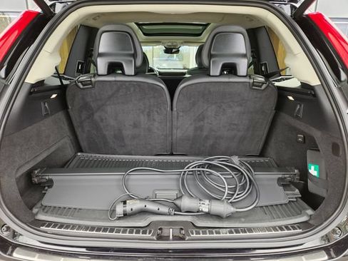 Certified 2024 Volvo XC90 T8 Plus w/ Protection Package Premier AWD/4WD image 12