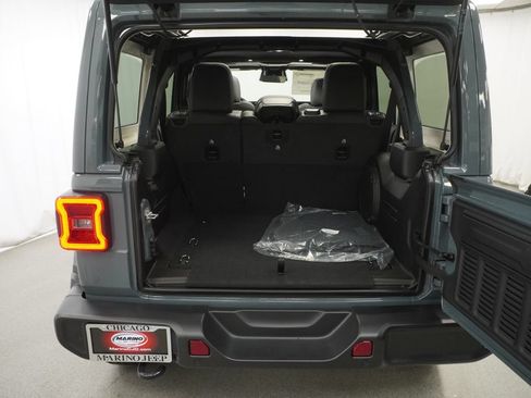 New 2026 Jeep Wrangler Unlimited Sahara AWD/4WD image 31
