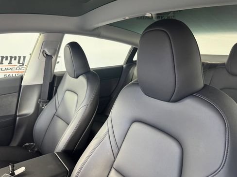 Used 2023 Tesla Model 3 Standard Range RWD image 9