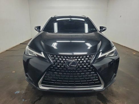 Used 2019 Lexus UX 200 w/ Premium Package image 2
