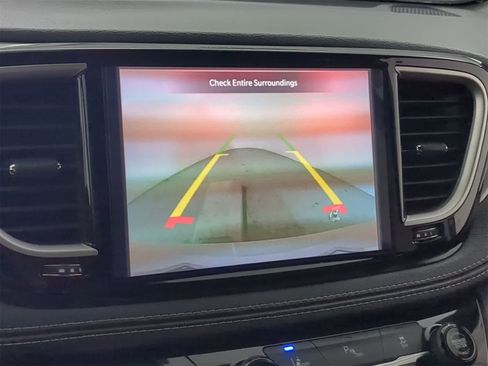 Used 2023 Chrysler Pacifica Touring-L w/ S Appearance Package image 27