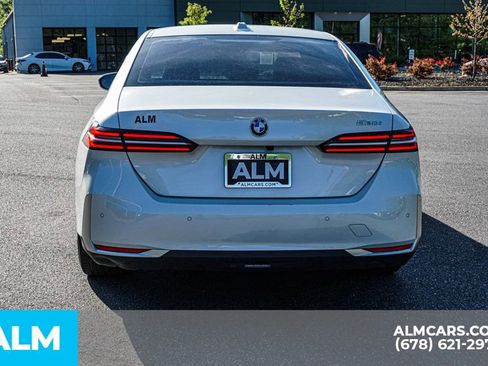 Used 2025 BMW 530i RWD image 11