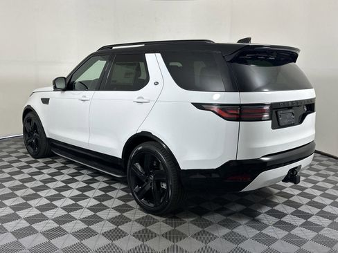 Used 2025 Land Rover Discovery Dynamic SE image 2